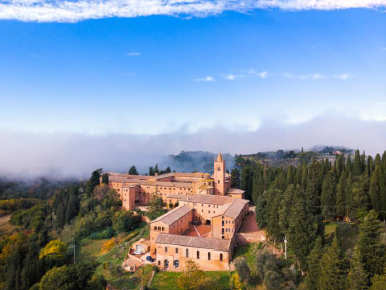 Viaggio nelle Crete senesi e tra i più importanti complessi monastici della Toscana